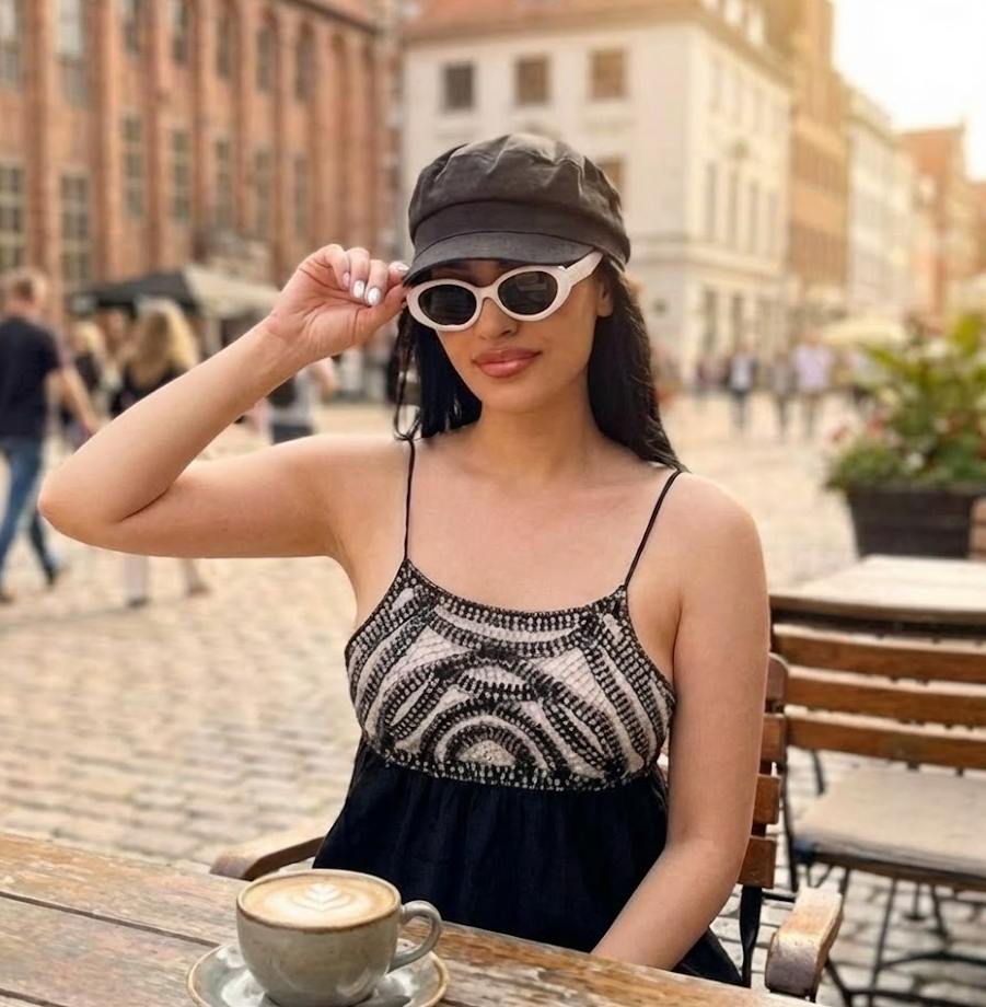 Nisha Elizabeth - Founder of FsiBlog